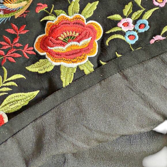 Forever 21 Floral Bird Embroidered Faux Suede Lined Mini Skirt MEDIUM - Picture 7 of 10